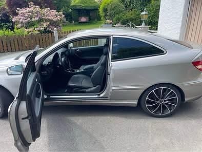 Silber Gebraucht 2008 Mercedes CLC230 Kleinwagen | 4.999 € - Bild 1/4