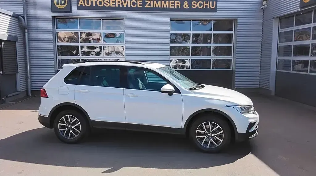 Gebraucht VW Tiguan Life 131 PS (96 kW) 2023 Weiß SUV
