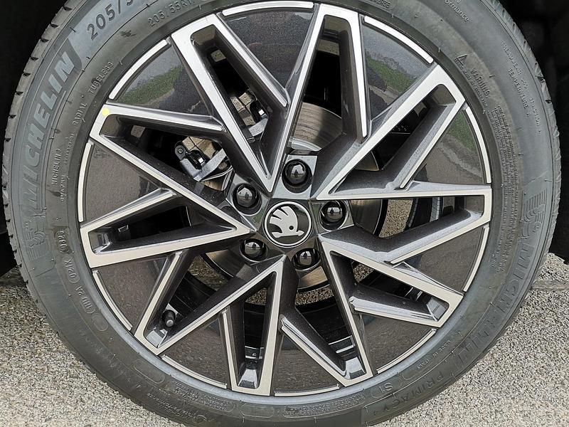 Neu Skoda Octavia Selection 190 PS (139 kW) 2026 Graphitegrau metallic Kombi
