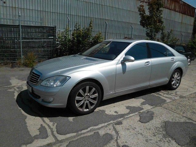 Silber Gebraucht 2008 Mercedes S500 Limousine | 13.900 € (Etwas zu teuer) - Bild 1/4