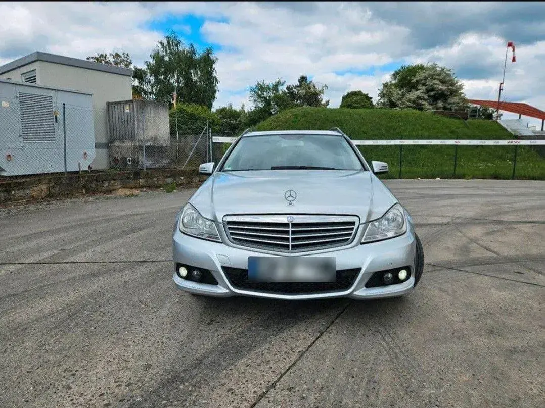 Gebraucht Mercedes C200 136 PS (100 kW) 2012 Grau Kombi