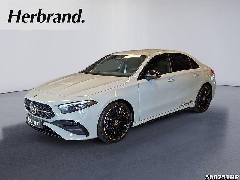Manufaktur lack manufaktur alp Gebraucht 2025 Mercedes A200 Edition Limousine | 38.190 € - Bild 1/4