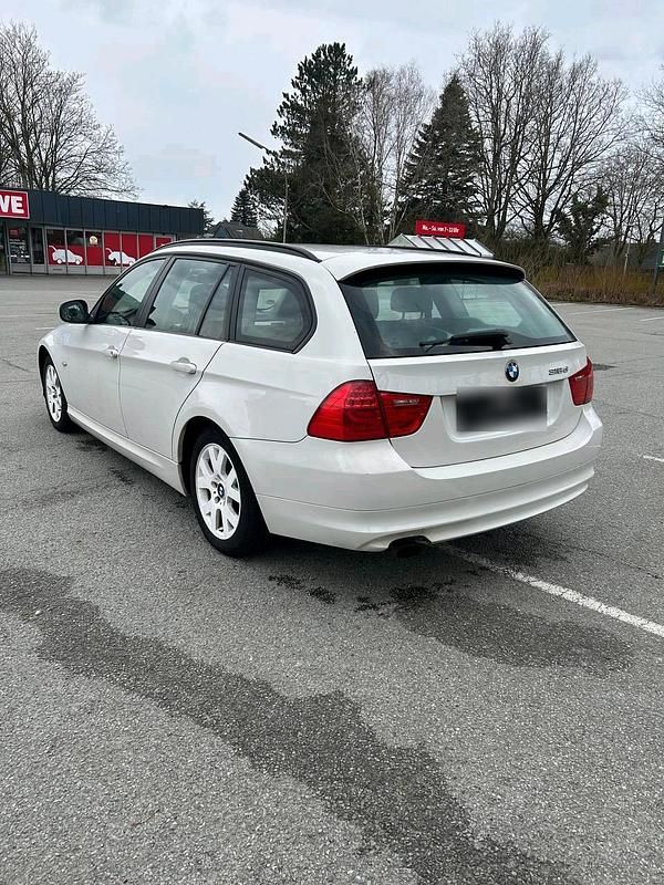 Gebraucht BMW 316 116 PS (85 kW) 2011 Weiß Kombi