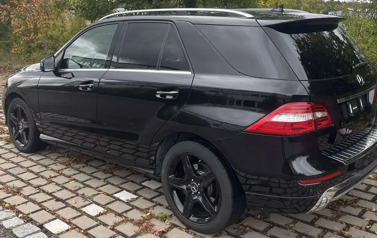 Gebraucht Mercedes ML250 204 PS (150 kW) 2016 Schwarz SUV