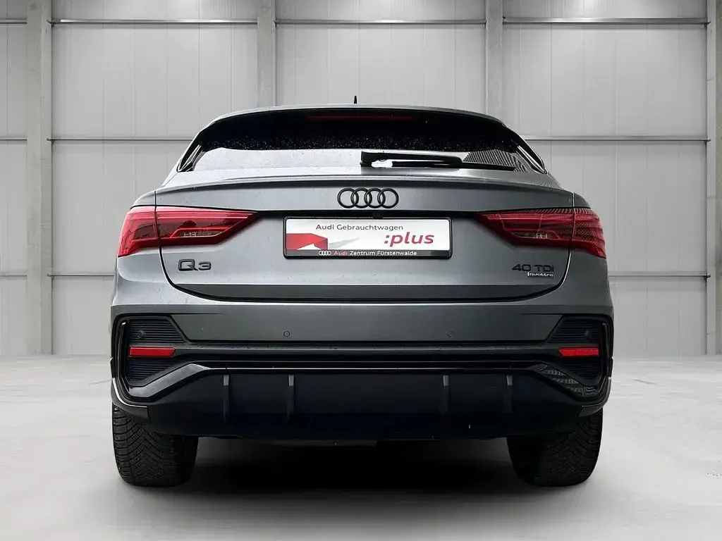 Gebraucht Audi Q3 Sportback Sport 200 PS (147 kW) 2022 Matteffektlackierung audi exclusive SUV