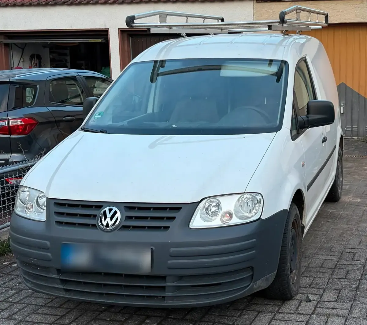 Gebraucht VW Caddy 80 PS (58 kW) 2010 Weiß Van / Kleinbus