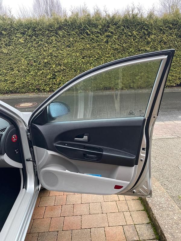 Gebraucht Kia Ceed EX 90 PS (66 kW) 2008 Silber Kleinwagen