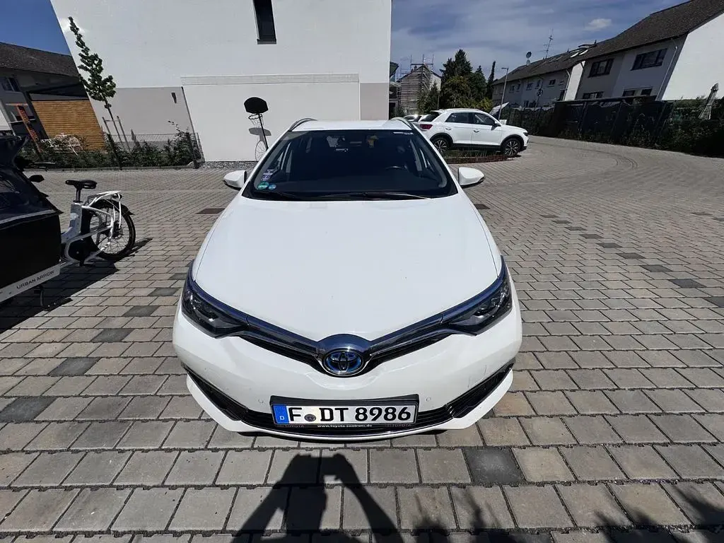 Gebraucht Toyota Auris Executive 136 PS (100 kW) 2017 Weiß Kombi