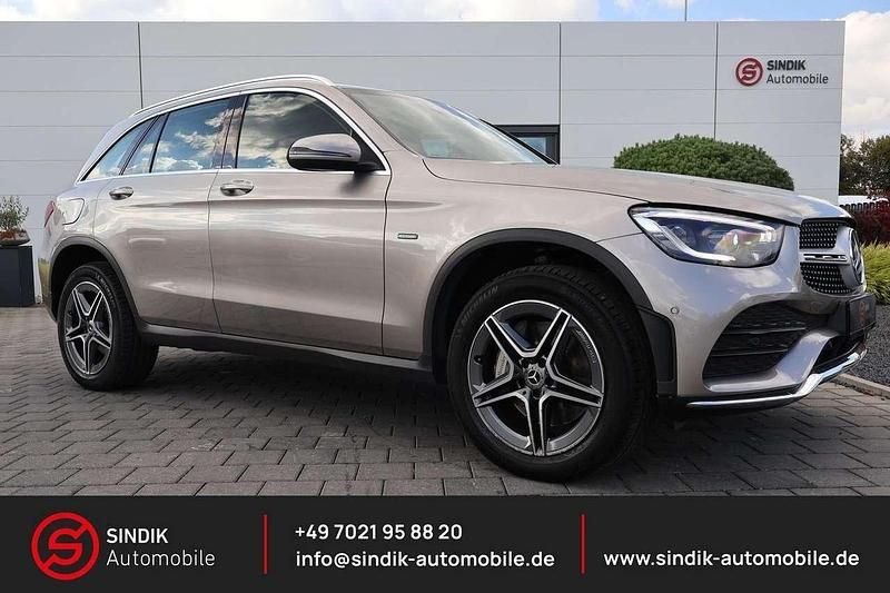Gebraucht Mercedes GLC300e AMG 306 PS (225 kW) 2021 Mojavesilber metalliclack SUV