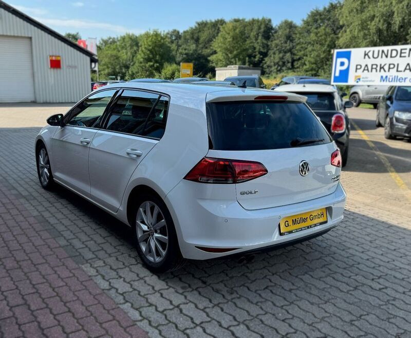 Gebraucht VW Golf VII Highline 150 PS (110 kW) 2016 Weiß Limousine