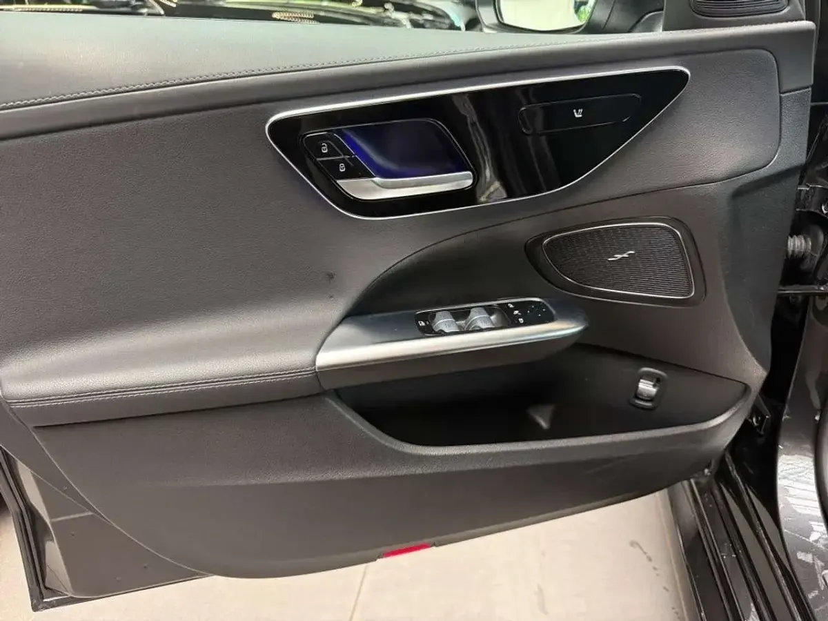 Gebraucht Mercedes C200 AMG 204 PS (150 kW) 2025 Grau Limousine