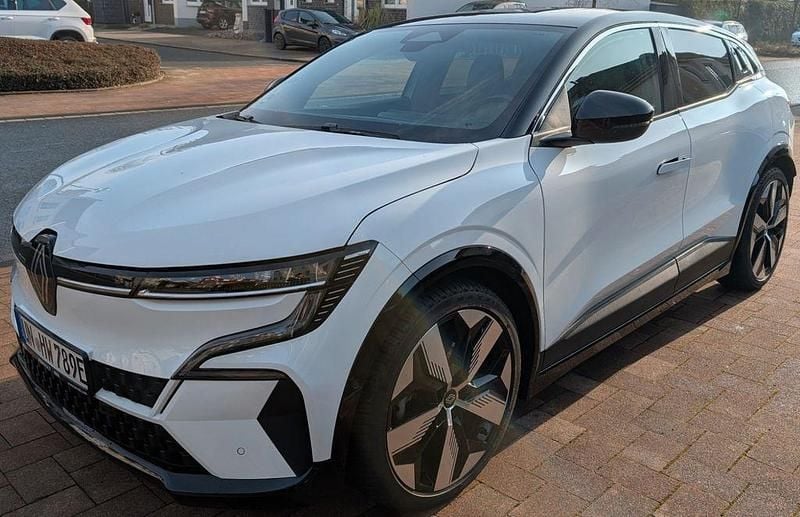 Gebraucht Renault Megane E-Tech Techno 160 kW (218 PS) 2022 Weiß Limousine