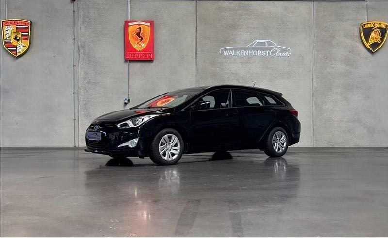 Schwarz Gebraucht 2013 Hyundai i40 Edition Kombi | 5.890 € (Guter Preis) - Bild 1/4