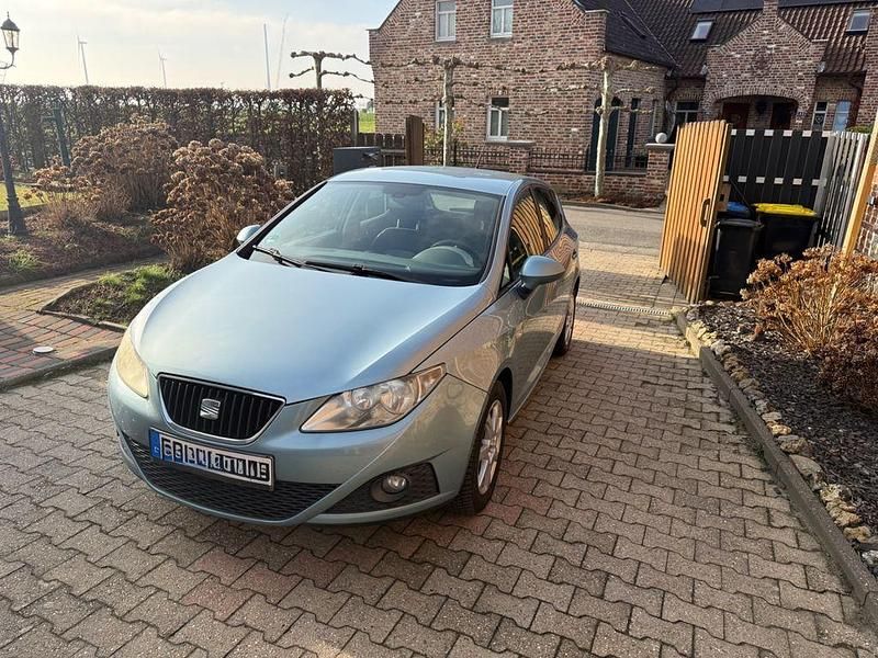 Blau Gebraucht 2009 Seat Ibiza Style Limousine | 2.500 € (Guter Preis) - Bild 1/4