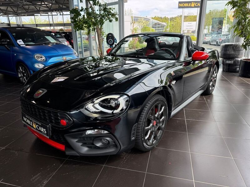 Gebraucht Abarth 124 Spider Basis 170 PS (125 kW) 2018 Schwarz (colore esterno (jet black (meta (metallic) Cabrio