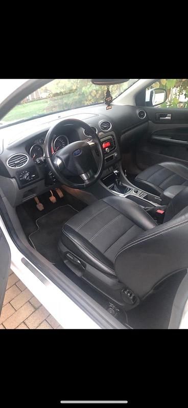 Second-hand Ford Focus 101 CP (74 kW) 2008 Alb Coupe