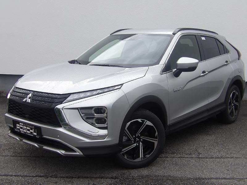 Neu Mitsubishi Eclipse Cross Plus 188 PS (138 kW) 2025 Silber SUV