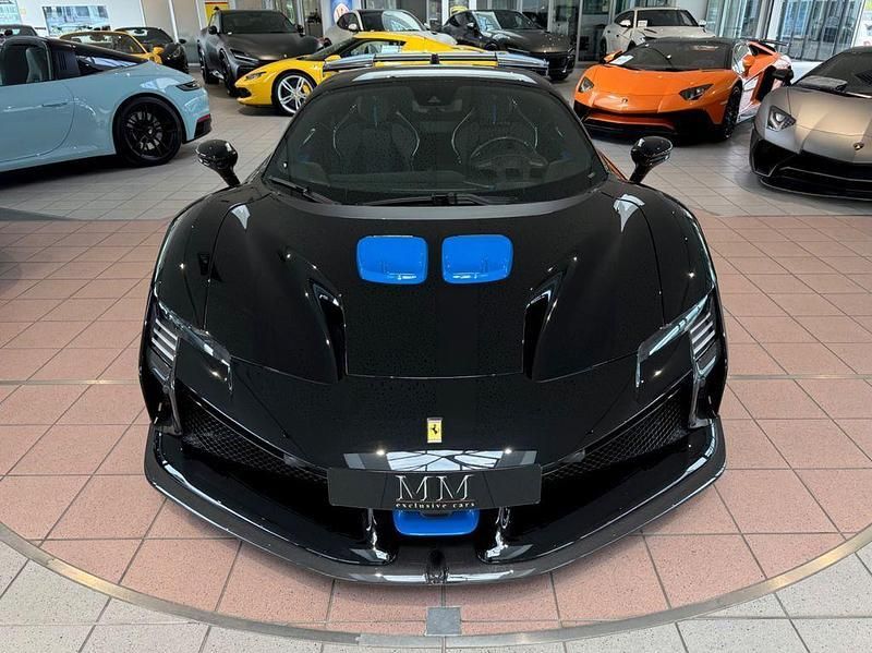 Gebraucht Ferrari SF90 2024 Schwarz Coupé