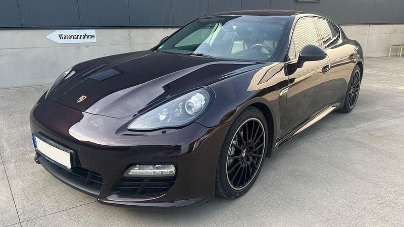 Braun Gebraucht 2012 Porsche Panamera 4S Limousine | 39.000 € - Bild 1/4