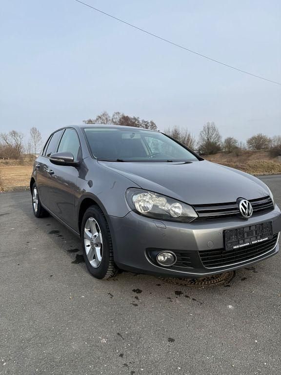 Grau Gebraucht 2009 VW Golf Limousine | 4.499 € (Fairer Preis) - Bild 1/4