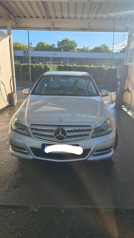 Silber Gebraucht 2012 Mercedes C220 Limousine | 7.500 € (Fairer Preis) - Bild 1/4