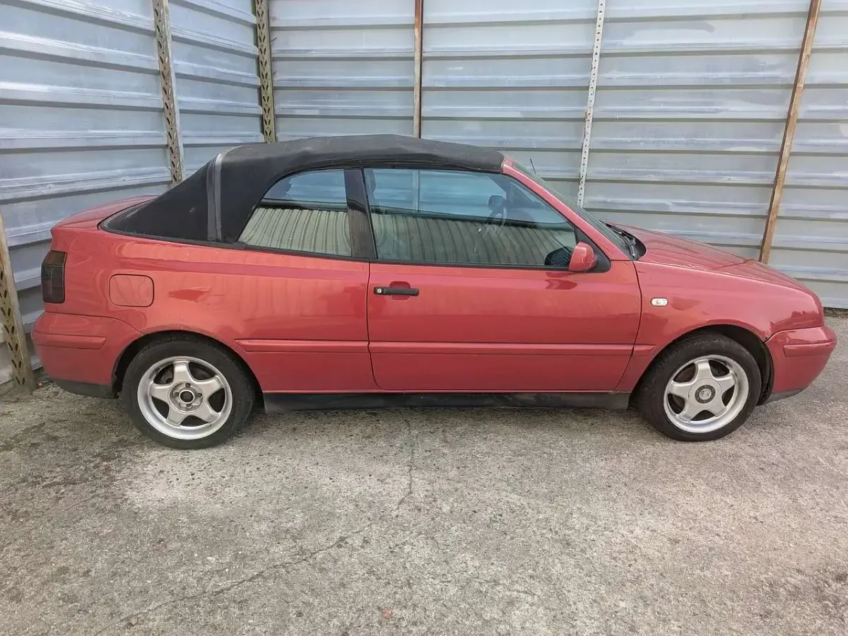 Używany VW Golf Highline 116 KM (85 kW) 2001 Czerwony Kabriolet