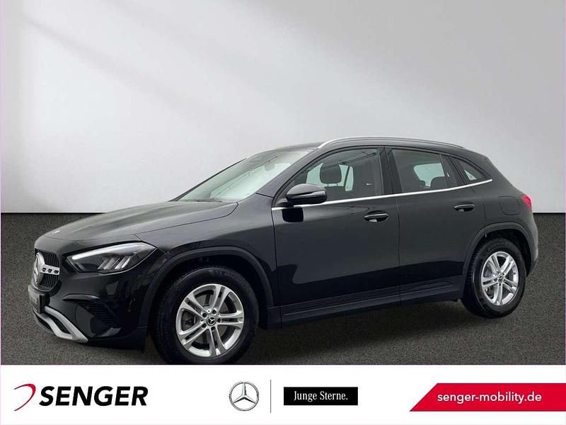 Gebraucht Mercedes GLA200 163 PS (119 kW) 2024 Schwarz SUV