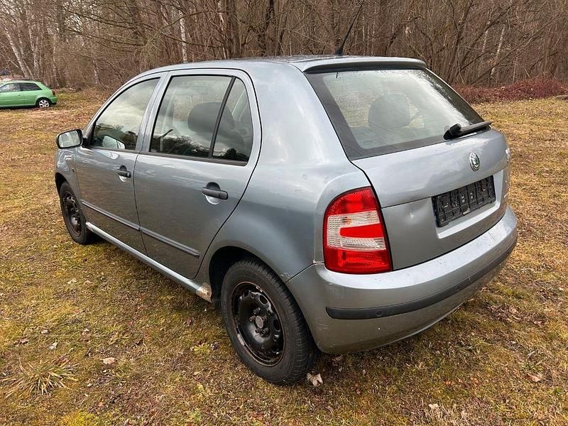 Gebraucht Skoda Fabia Classic 54 PS (39 kW) 2005 Stone grau Limousine
