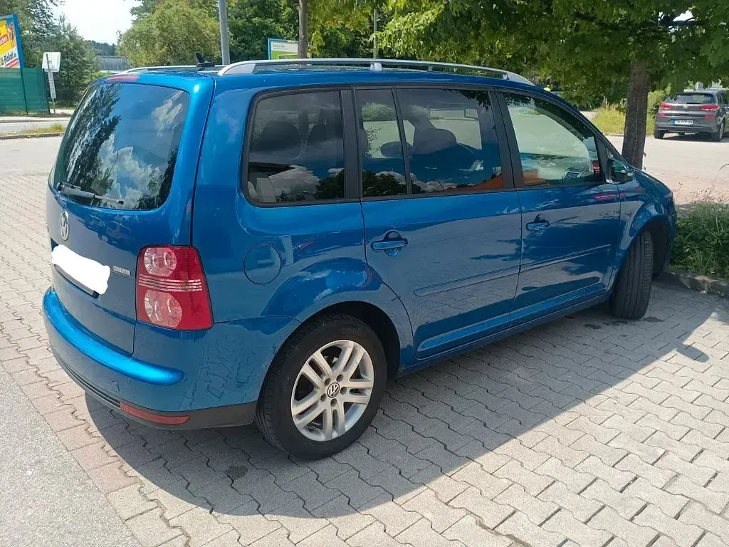 Gebraucht VW Touran Trendline 140 PS (102 kW) 2009 Blau Van / Kleinbus