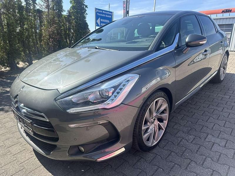 Grau Gebraucht 2012 Citroën DS5 Sport Chic Kleinwagen | 5.500 € (Guter Preis) - Bild 1/4