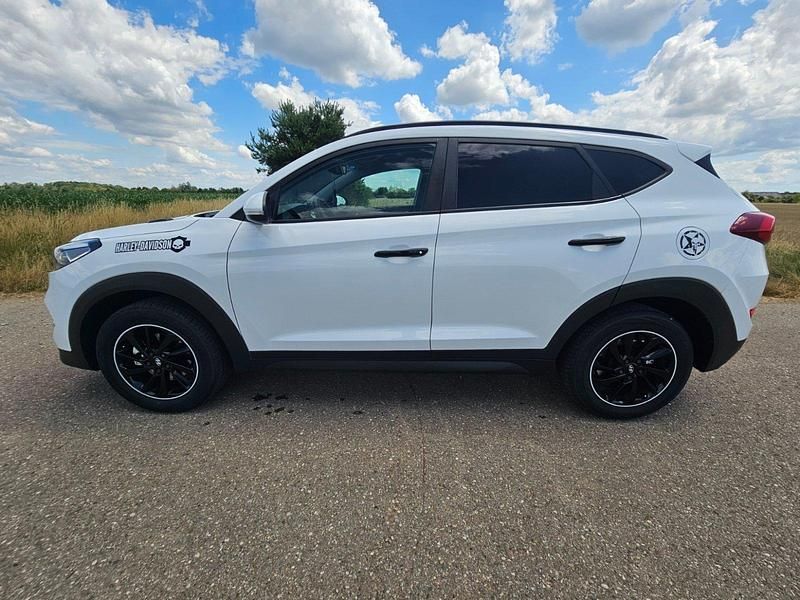 Weiß Gebraucht 2016 Hyundai Tucson Intro Edition SUV | 11.600 € (Superpreis) - Bild 1/4