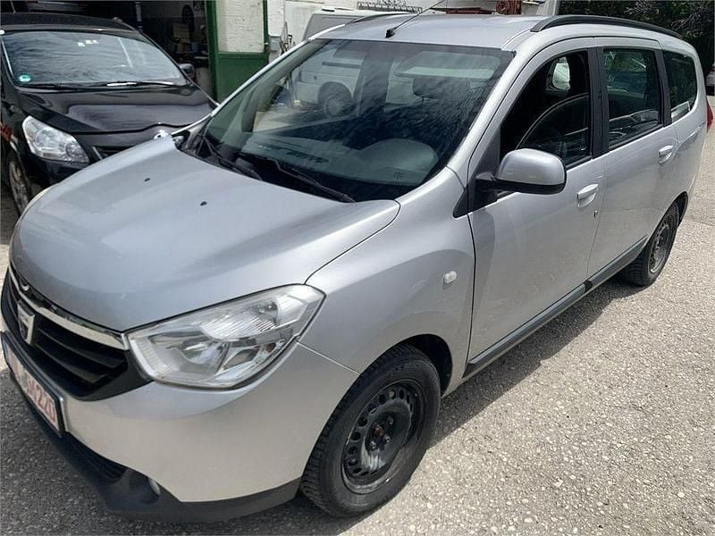 Grau Gebraucht 2013 Dacia Lodgy Lauréate Van / Kleinbus | 4.790 € (Fairer Preis) - Bild 1/4