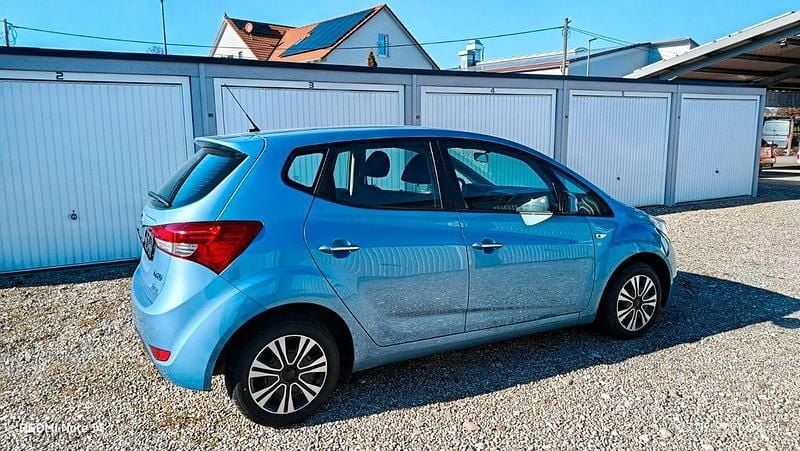Gebraucht Hyundai ix20 Edition 125 PS (91 kW) 2013 Blau Kleinwagen