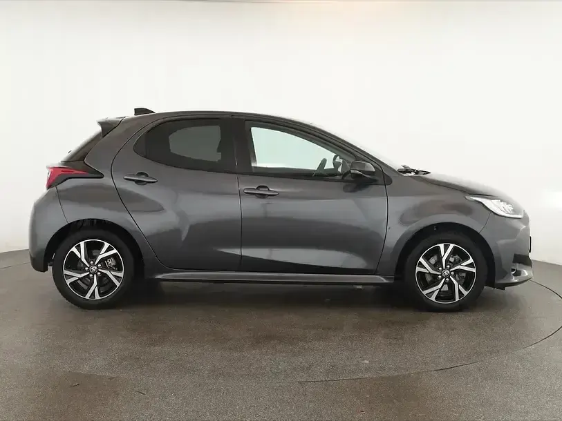 Gebraucht Toyota Yaris Hybrid 116 PS (85 kW) 2025 Marlingrau Limousine