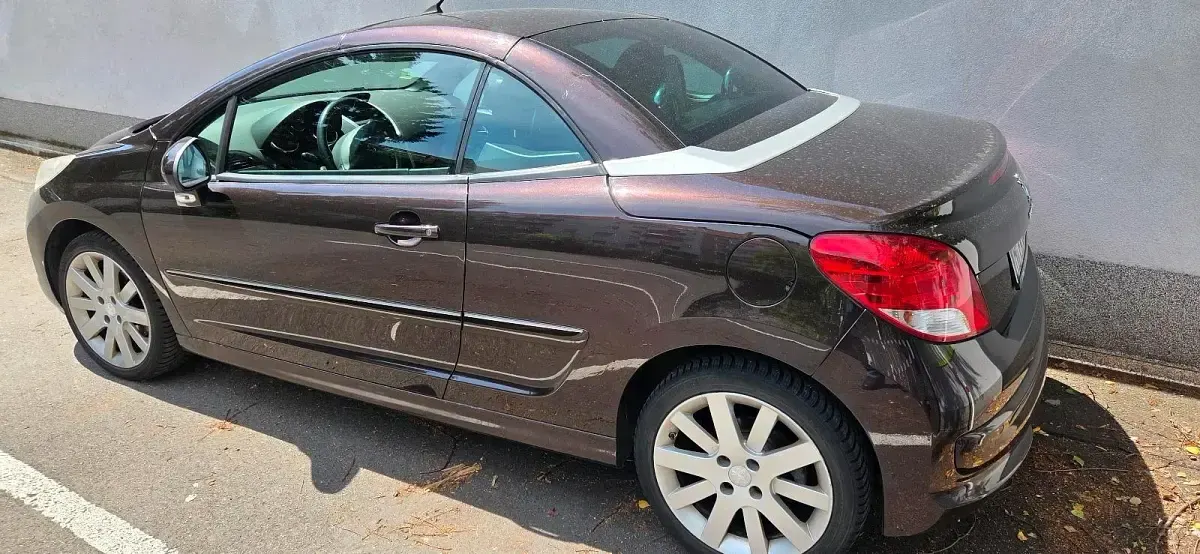 Gebraucht Peugeot 207 CC 112 PS (82 kW) 2013 Violet Cabrio