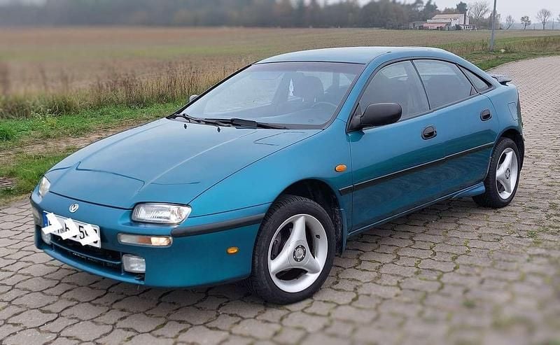 Grün Gebraucht 1996 Mazda 323F Limousine | 600 € (Superpreis) - Bild 1/4