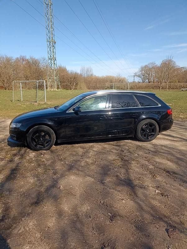 Gebraucht Audi A4 120 PS (88 kW) 2011 Schwarz Kombi