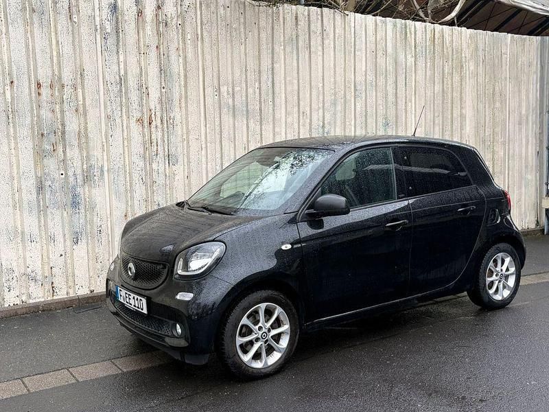 Gebraucht Smart ForFour Passion 90 PS (66 kW) 2018 Schwarz Kleinwagen