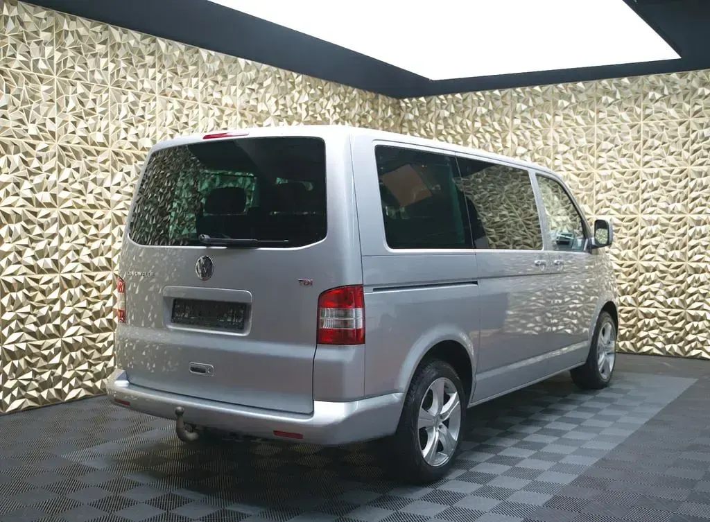 Gebraucht VW Caravelle 131 PS (96 kW) 2006 Silber Van