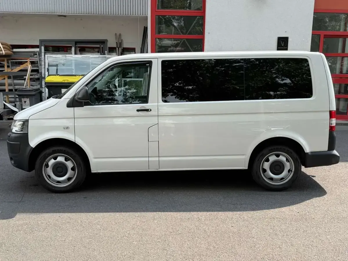 Gebraucht VW Caravelle 179 PS (131 kW) 2013 Candyweiss Van