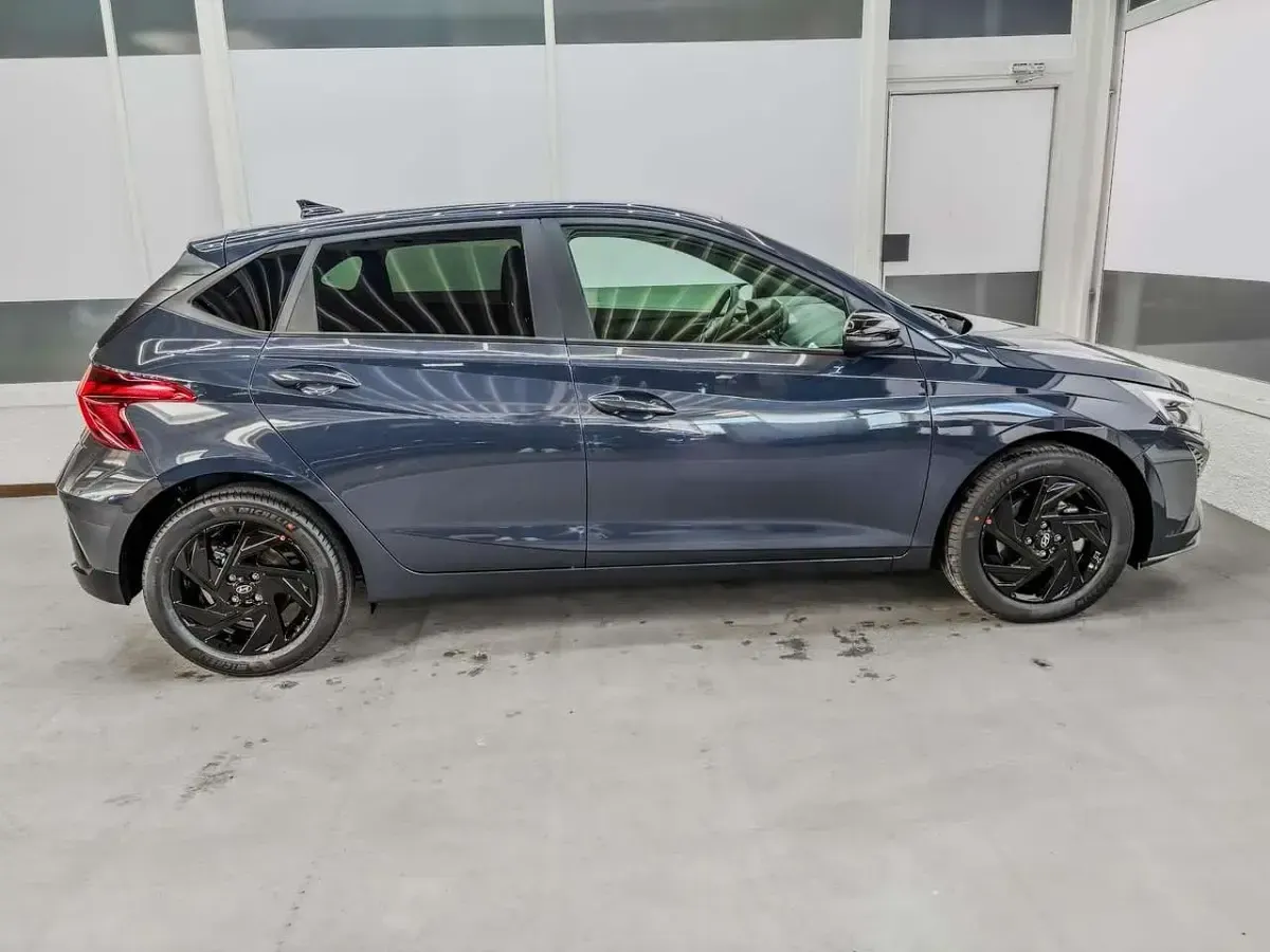 Neu Hyundai i20 Comfort 90 PS (66 kW) 2026 Aurora gray a7g Kleinwagen