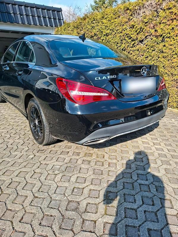 Gebraucht Mercedes CLA180 90 PS (66 kW) 2016 Schwarz Limousine
