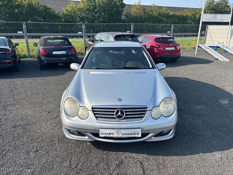 Gebraucht Mercedes C180 143 PS (105 kW) 2004 Silber Coupé