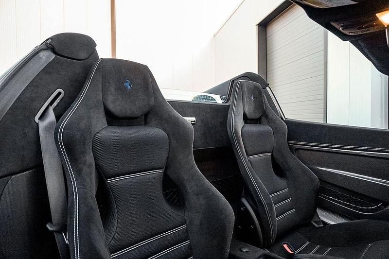 Gebraucht Ferrari 458 605 PS (444 kW) 2015 Schwarz Cabrio