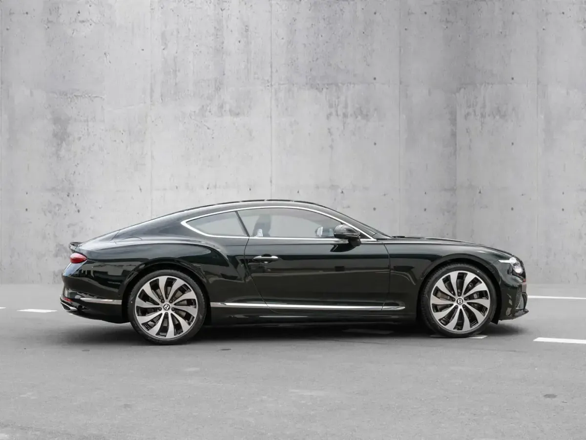 Neu Bentley Continental 680 PS (500 kW) 2025 Grün Coupé