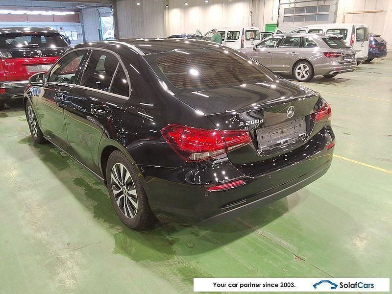 Gebraucht Mercedes A200 150 PS (110 kW) 2021 Schwarz Limousine