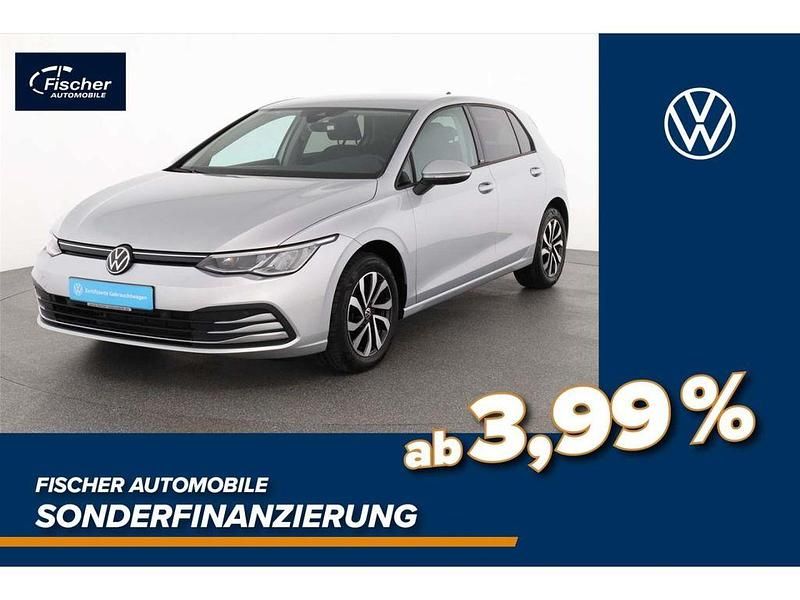 Silber Gebraucht 2022 VW Golf VIII Active Limousine | 21.440 € (Guter Preis) - Bild 1/4