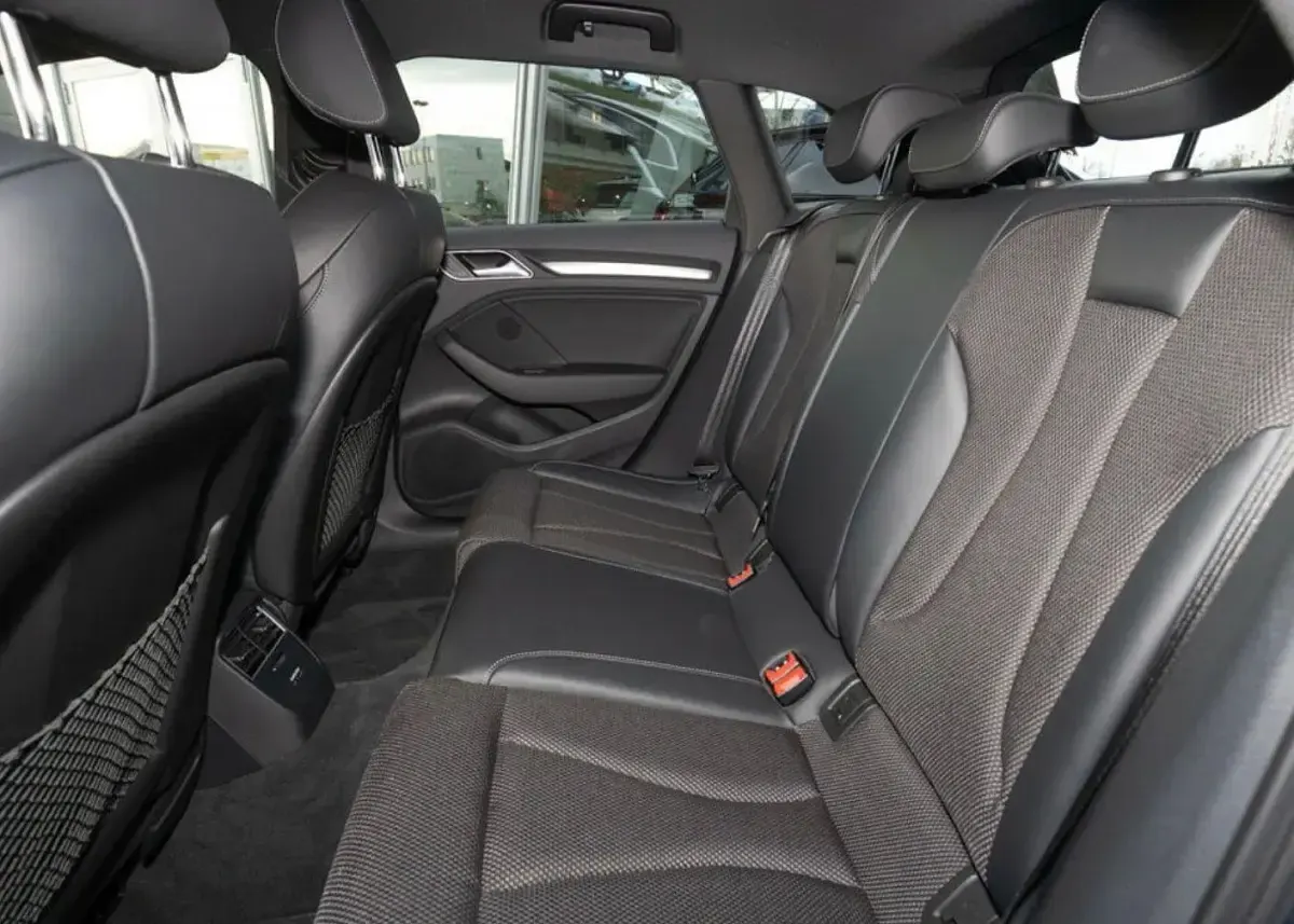 Używany Audi A3 S-Line 150 KM (110 kW) 2017 Niebieski Sedan/Limuzyna