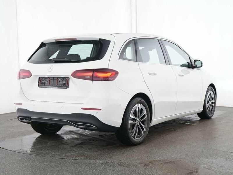Gebraucht Mercedes B200 Advanced 163 PS (119 kW) 2024 Unilack polarweiß Van / Kleinbus