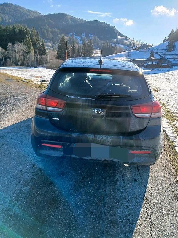 Gebraucht Kia Rio 86 PS (63 kW) 2021 Schwarz Kleinwagen
